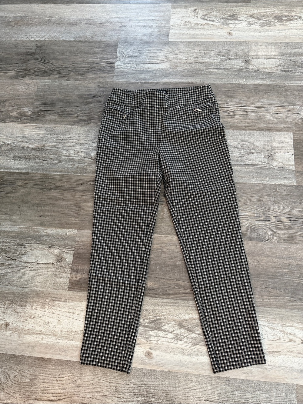 Soho Apparel Black and White Houndstooth Cropped Pants
